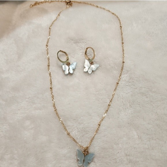 #27Cute Butterfly Pendant Necklace  and Earring Set - Picture 3 of 6